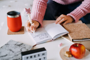 Journaling for gratitude, gratitude practices, does gratitude increase serotonin