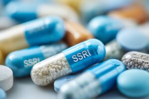Does low serotonin cause headaches, serotonin and pain, SSRI and serotonin syndrome